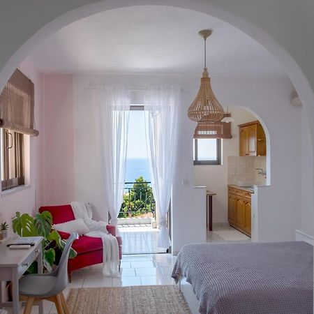 Pefkides Aegina Boutique Apartments Agia Marina  Eksteriør billede