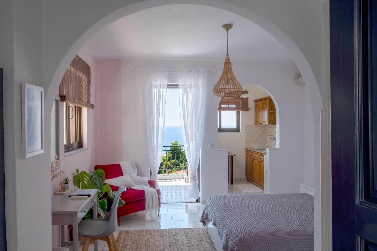 Pefkides Aegina Boutique Apartments Agia Marina  Eksteriør billede
