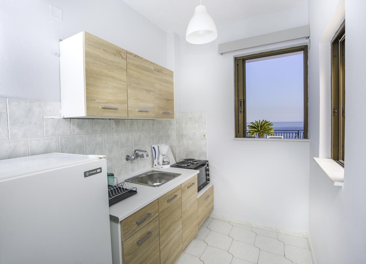 Pefkides Aegina Boutique Apartments Agia Marina  Eksteriør billede